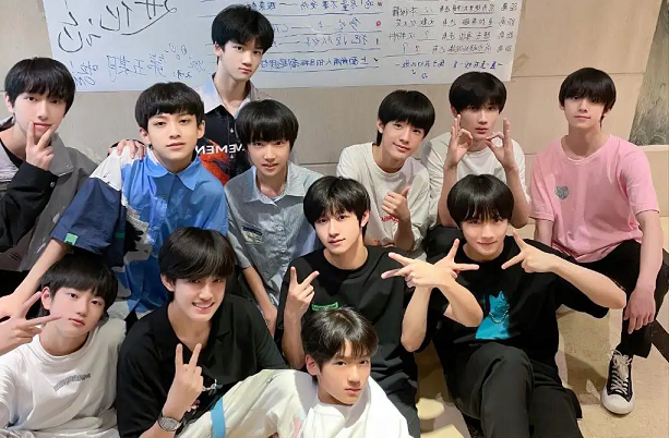 tf家族三代成员的生日分别是多少?