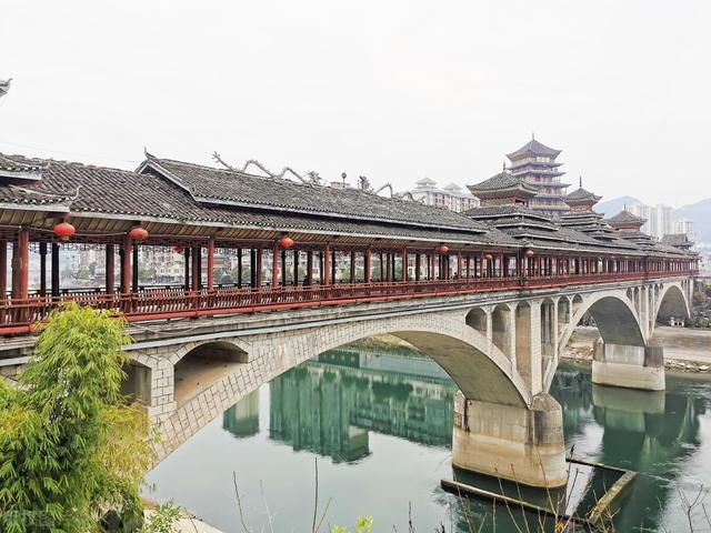 黔东南的锦屏风雨桥,少数民族风情的独特魅力