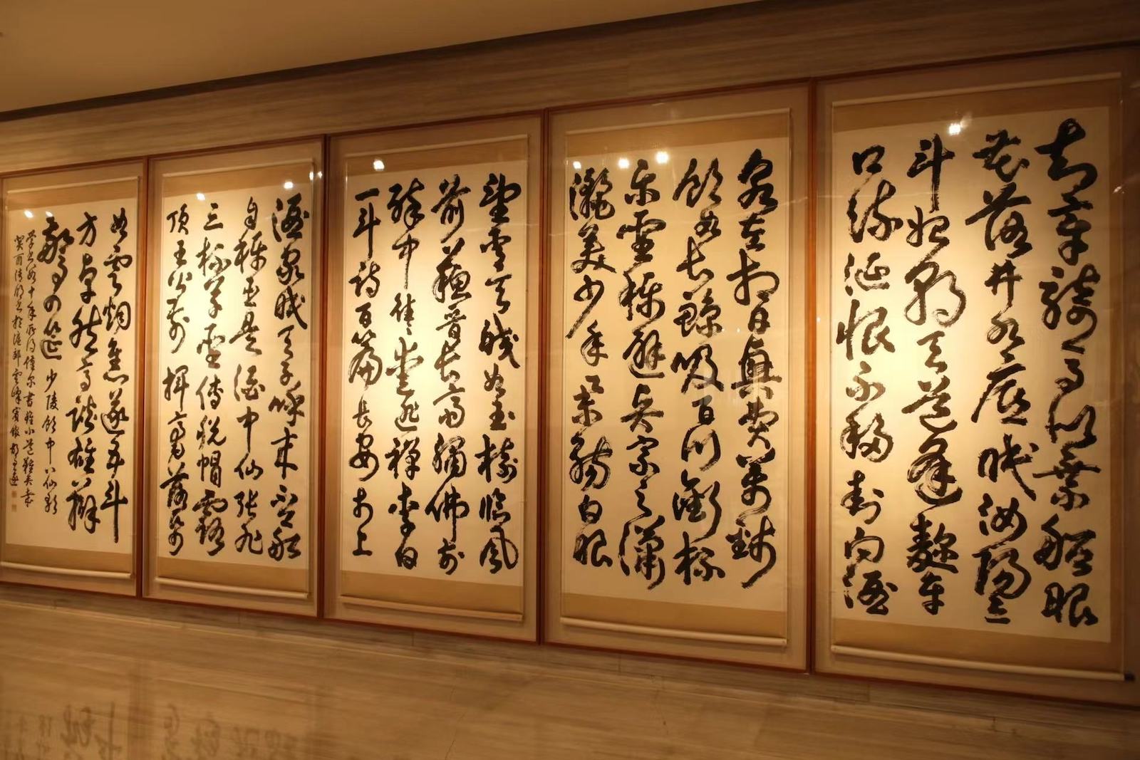 "家邻三味书屋":胡问遂书法作品回乡展出