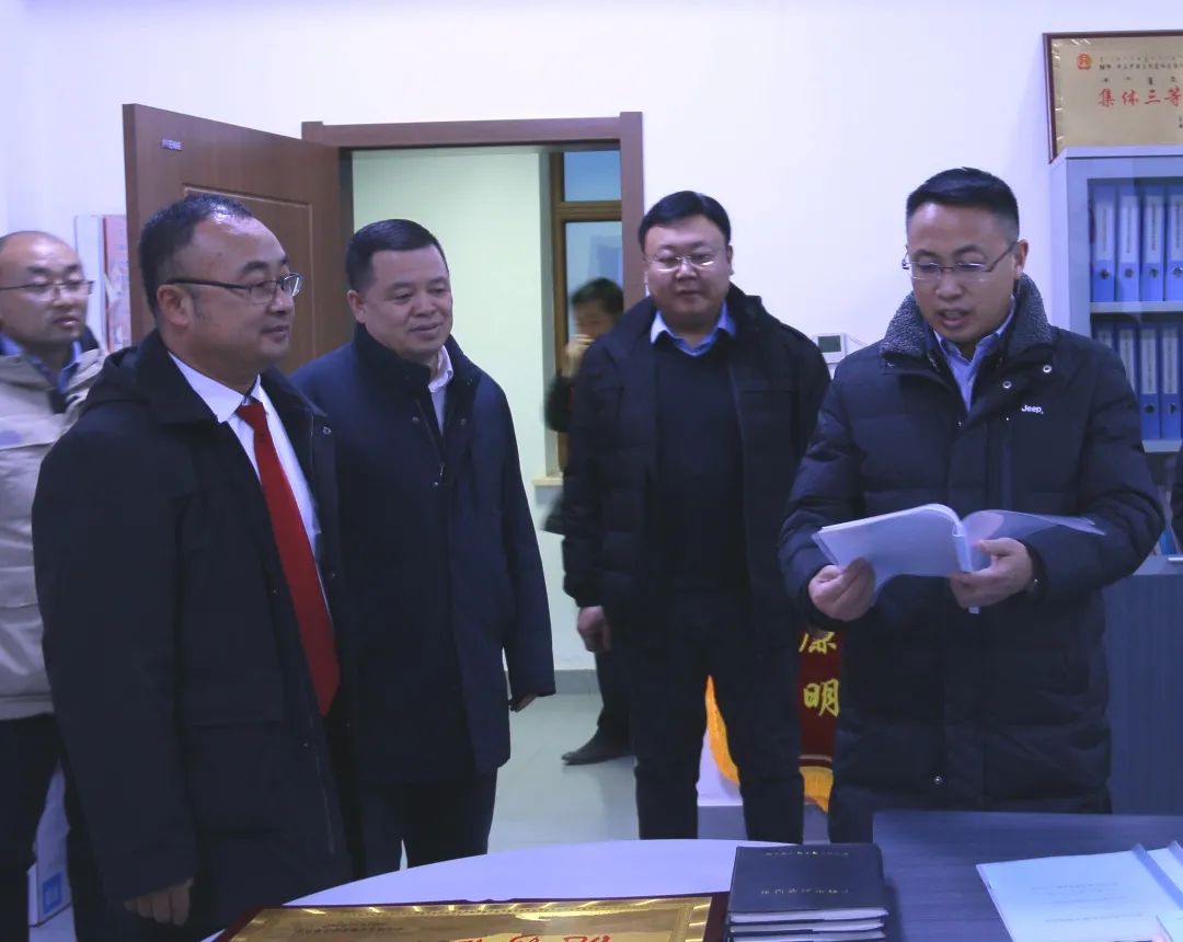 第26期 通辽中院党组书记,代院长宋建波节前慰问花吐古拉人民法庭