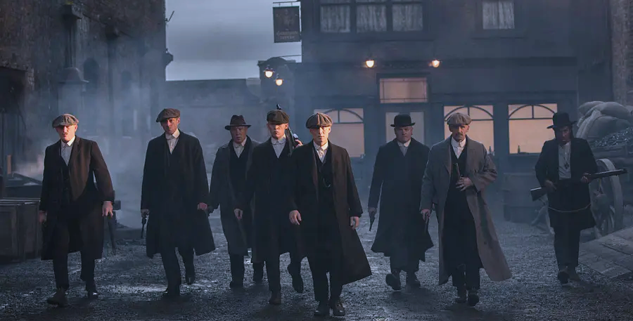 从真实黑帮到银屏传奇:谢尔比家族的崛起与影响力