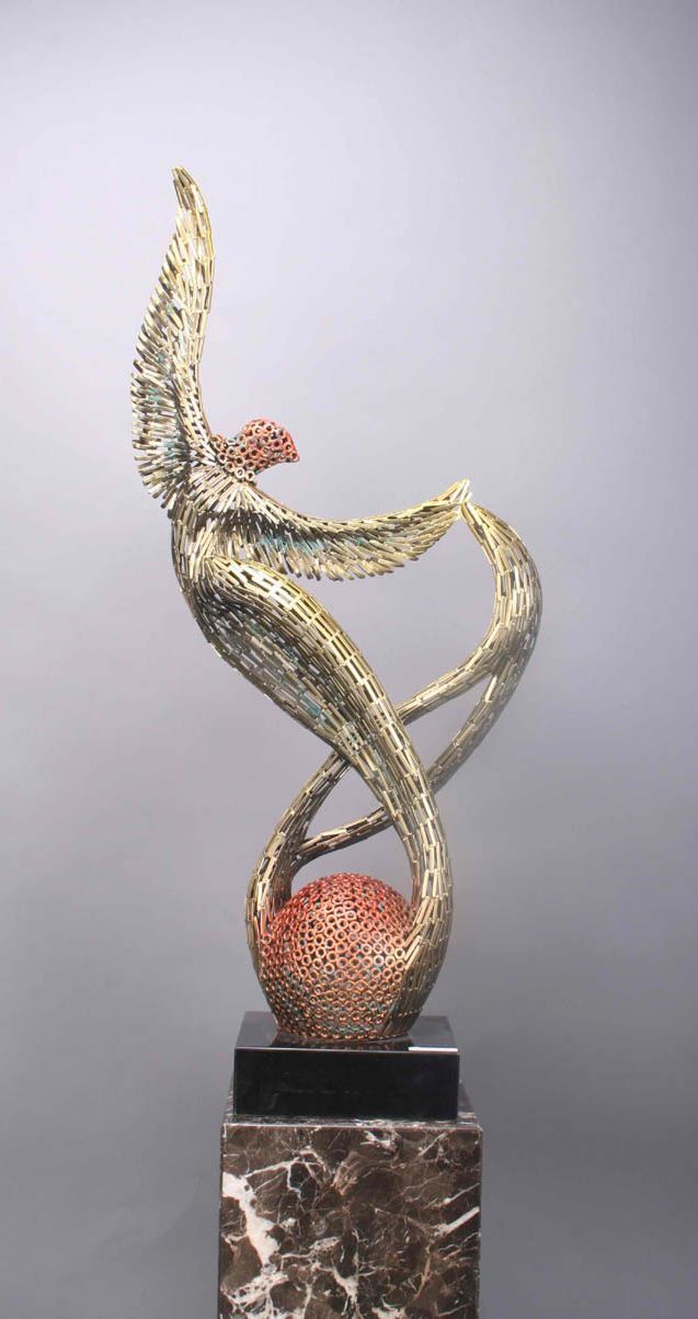 轻舞飞扬:金属条及螺母焊接雕塑