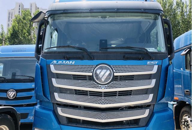 欧曼est穿越版国六牵引车 560马力 采埃孚自动挡,43万你会买吗?