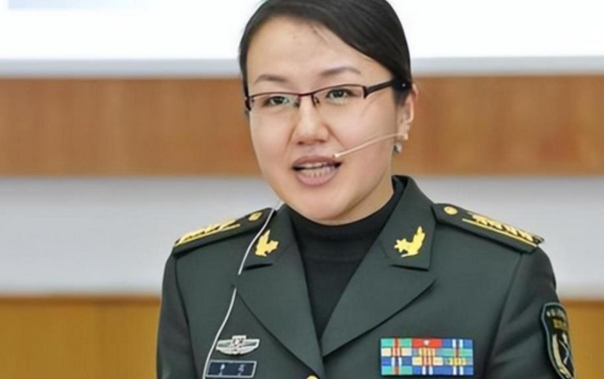 "美军刚派出新型隐形战斗机向南海推进,火箭军女神李莉就掌握了战机的