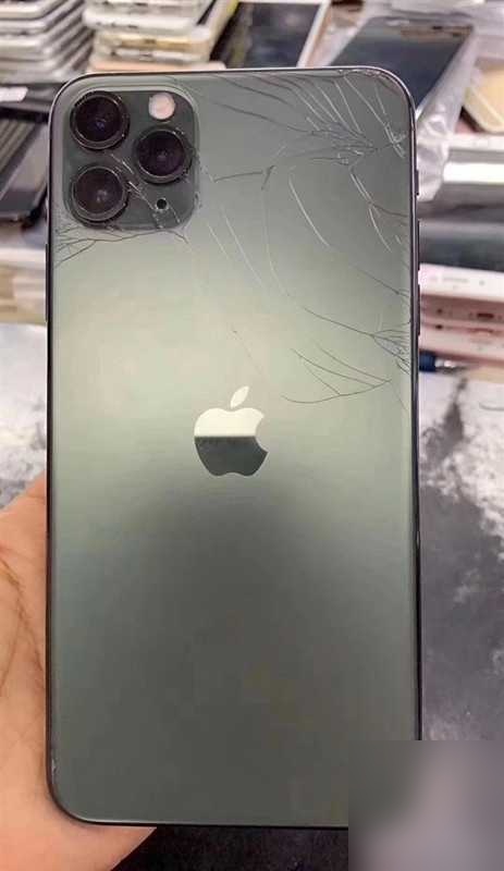 iphone 12 pro max的后盖玻璃若遭遇破损,虽然不影响手机的使用性能