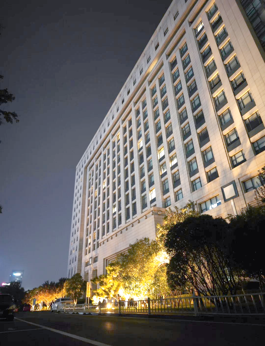 世界上最大的政府办公大楼,位于中国济南,规模震撼!