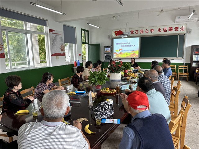 重聚安中欣旧忆 再励后辈喜承先——安城中学举行重阳节退休教师座谈