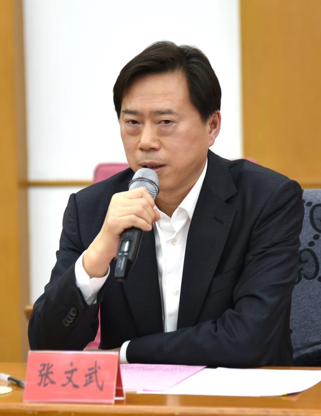 文飚率南开校友企业家联谊会走进西青 朱财斌主持座谈会并讲话