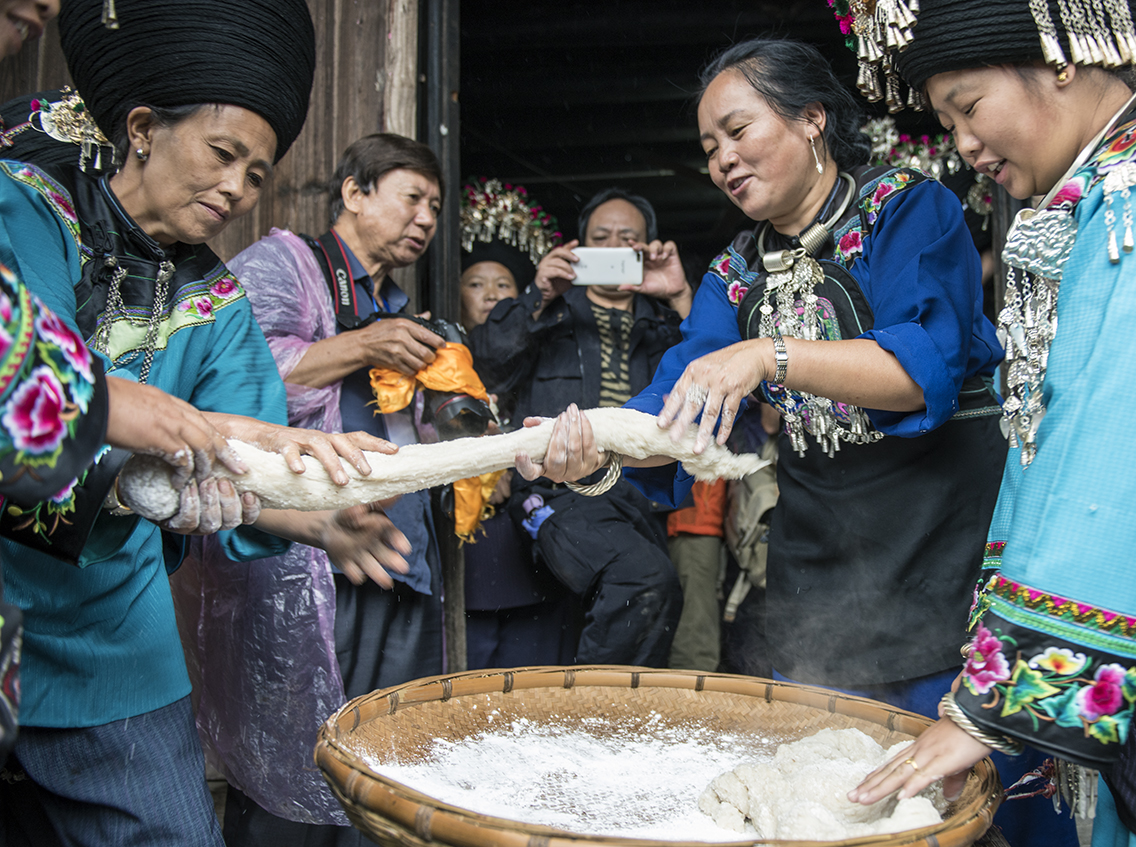 苗族生活中形影相随的糍粑