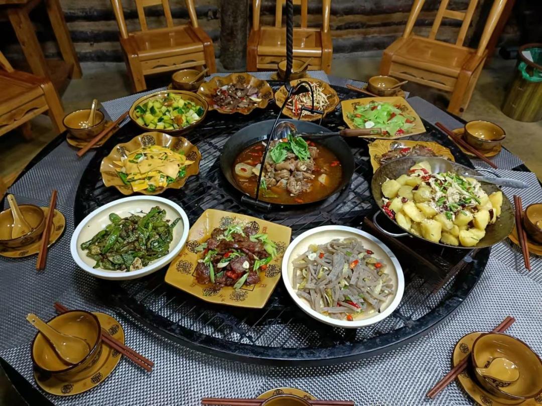 神农架乡村游— —木鱼镇木瓜园乡旅村落