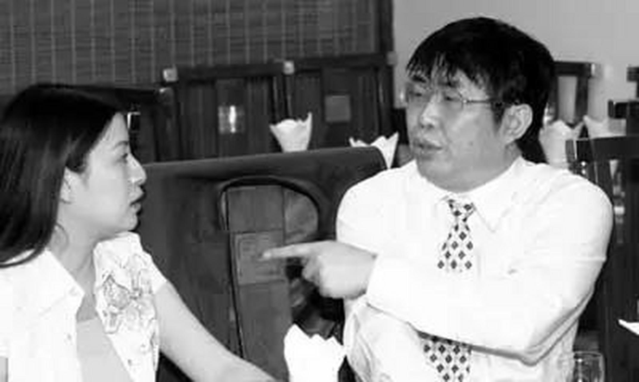 [浮云]1990年,棋圣聂卫平教王刚的妹妹王静下围棋,一不小心王静怀孕了