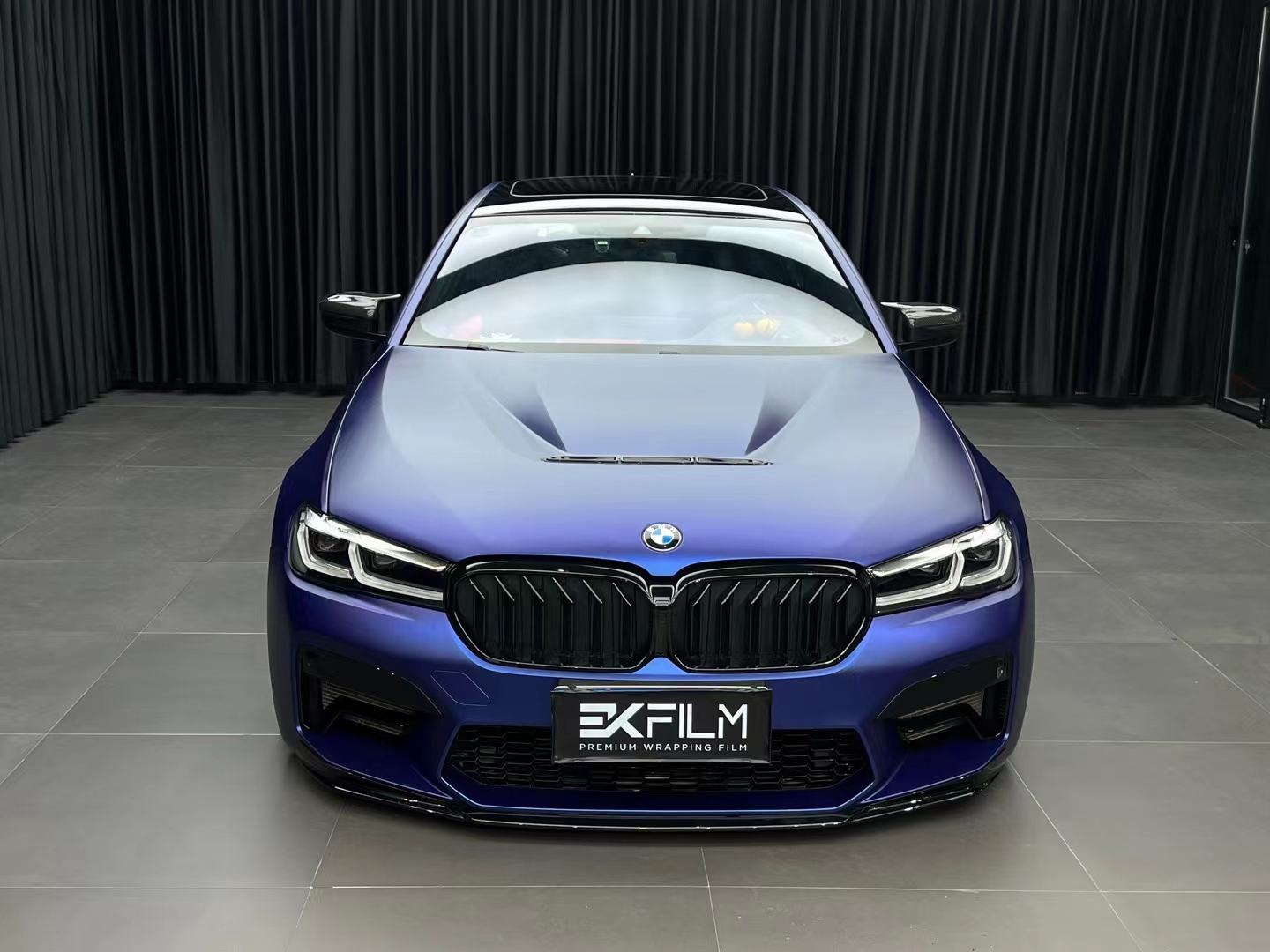 bmw5-ekfilm改色膜深邃蓝,玩得就是高雅