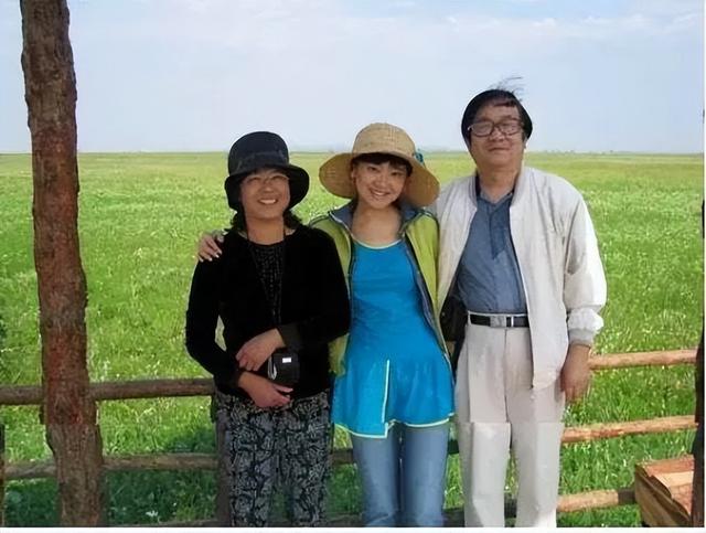 月亮姐姐今何在,穿花棉袄回村过年接地气,嫁个老公还是大富豪