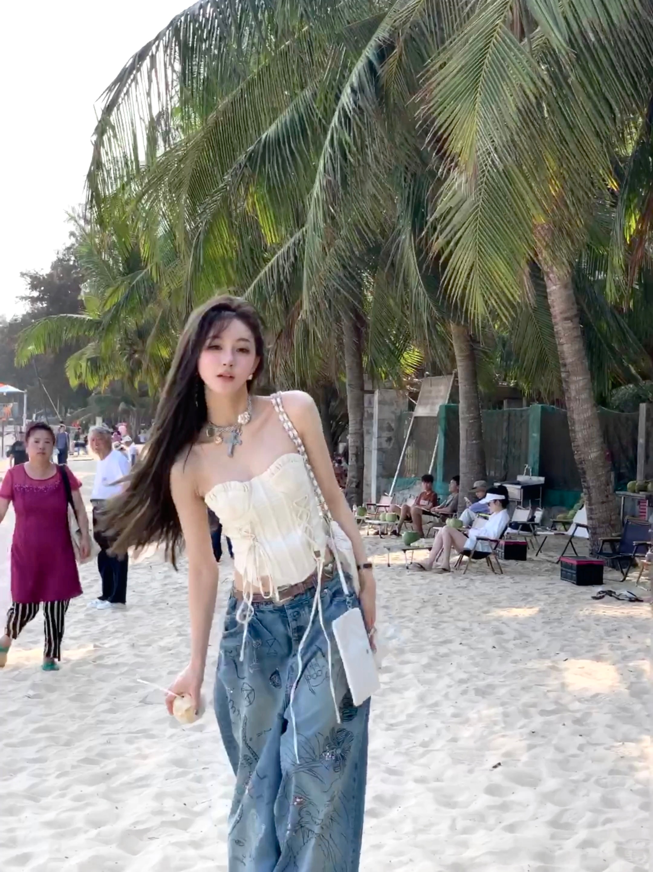 王鹤棣私生粉原来是网红竺天天?人品不行,但衣品好像还不错!