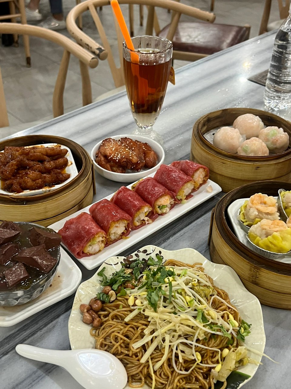 海南老爸茶:大街小巷中的悠闲时光,历史与现代交织的茶饮文化