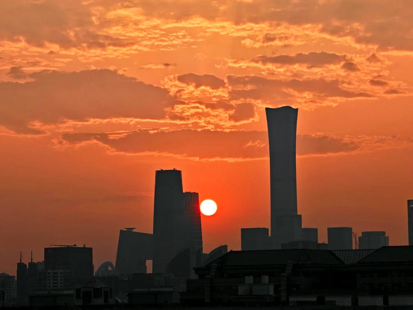 今日份美景!北京今天早晨的橙红朝霞,你有拍到吗?