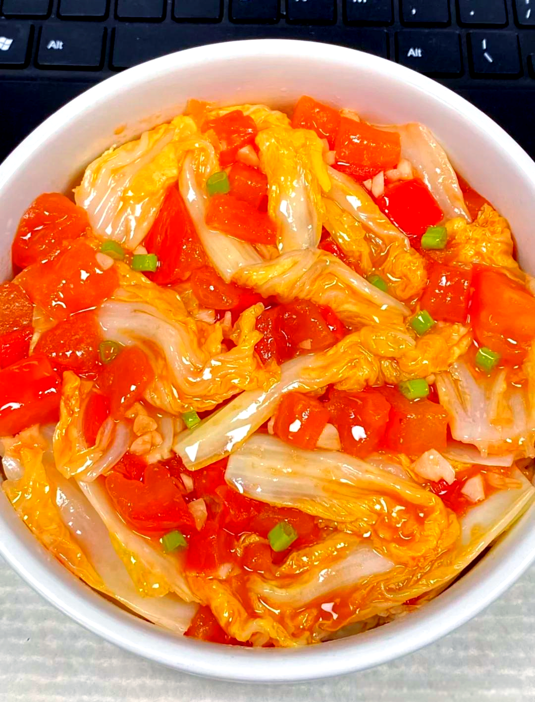 番茄炖娃娃菜:冬日美食中的暖心选择