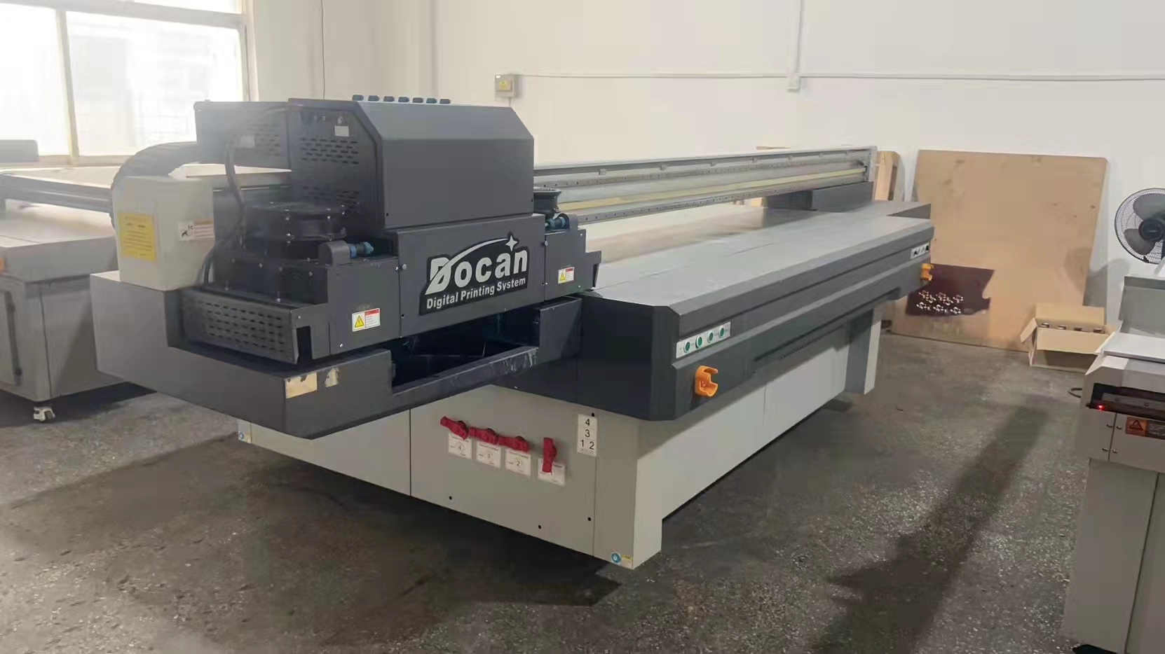 转让成色新的东川h1000二手2513uv打印机