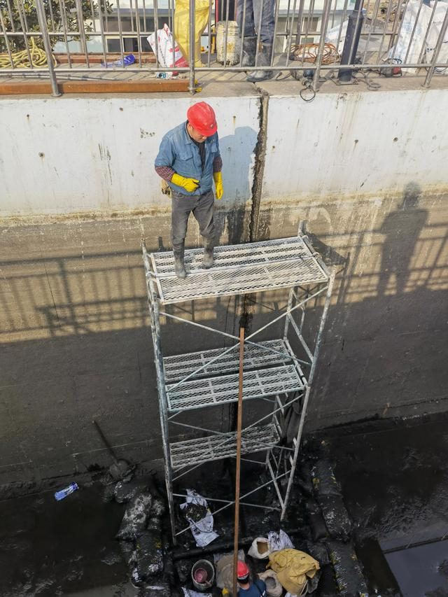 污水池伸缩缝沉降缝补漏 漏水堵漏维修处理 污水处理池堵漏