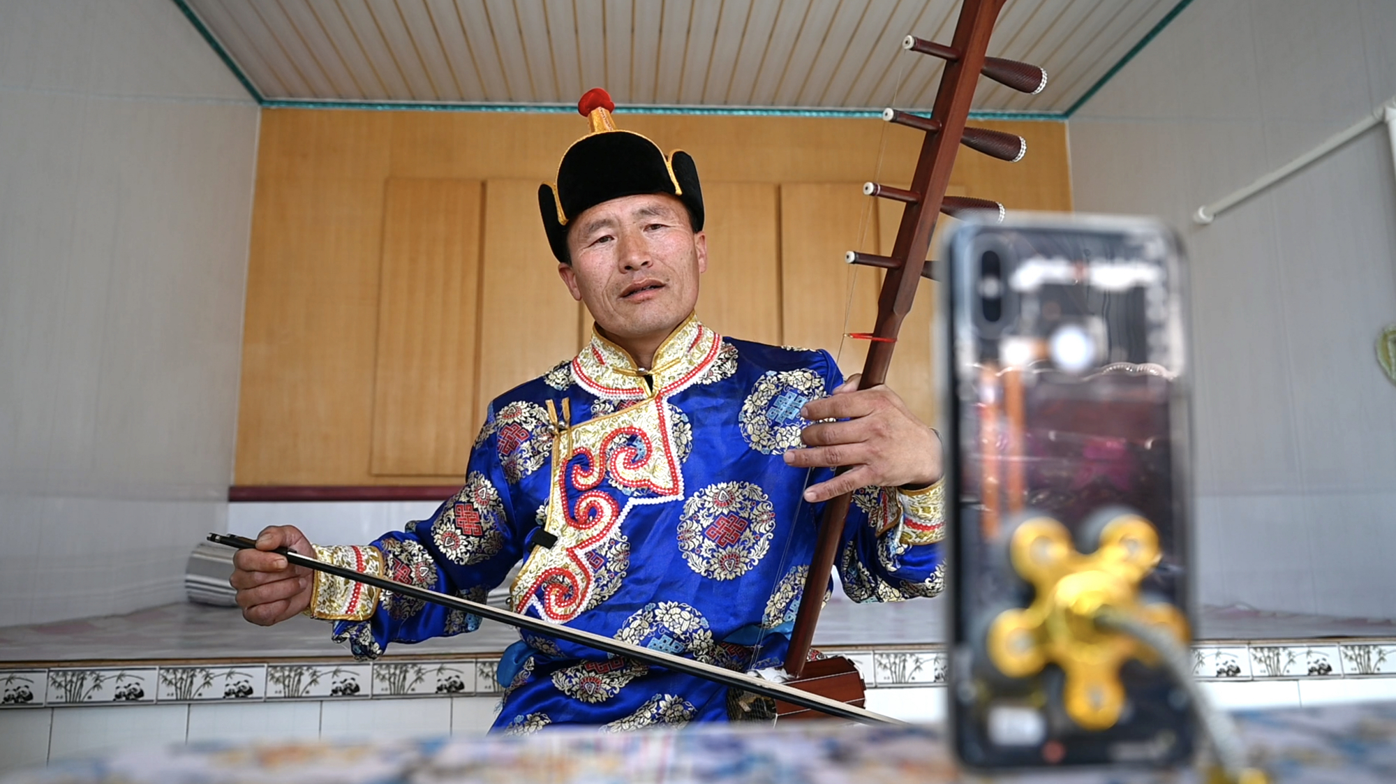 蒙古族传统说唱中的脱贫故事