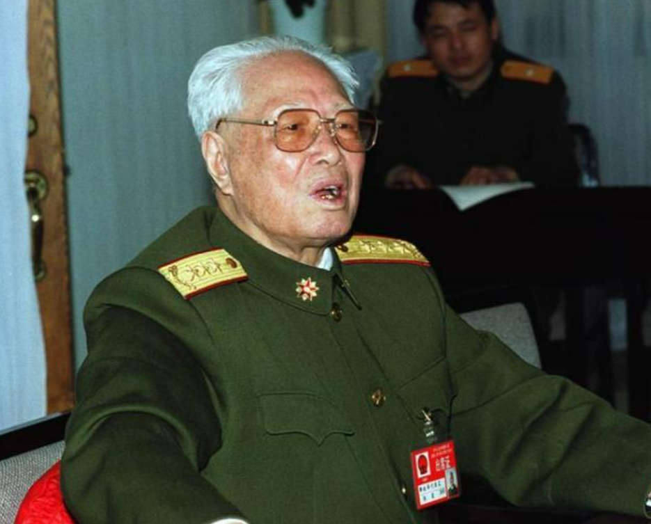 马龄松:开国中将张震的夫人,子女都很优秀,三个少将,一个上将