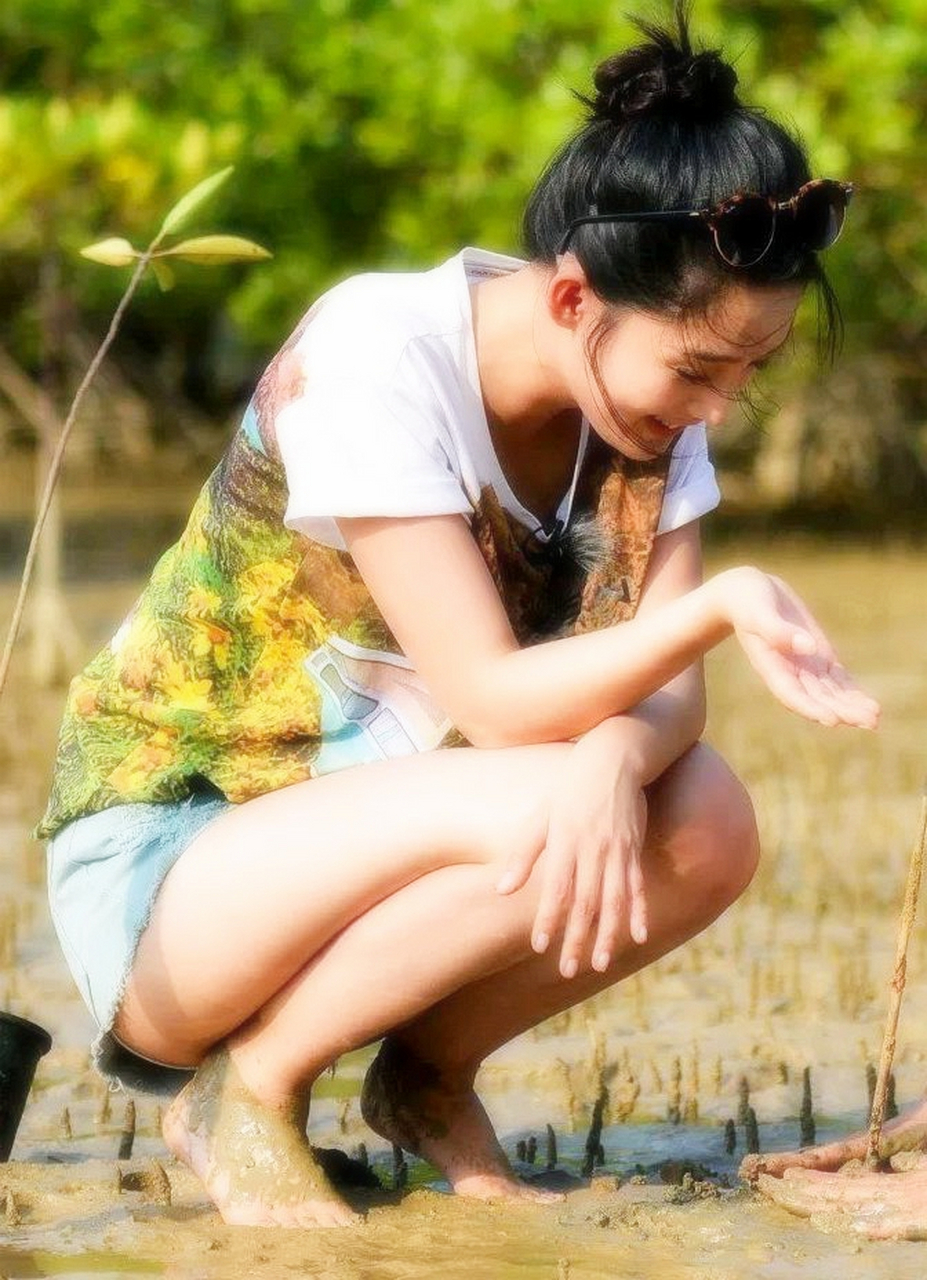 李沁在海边好美,好迷人.