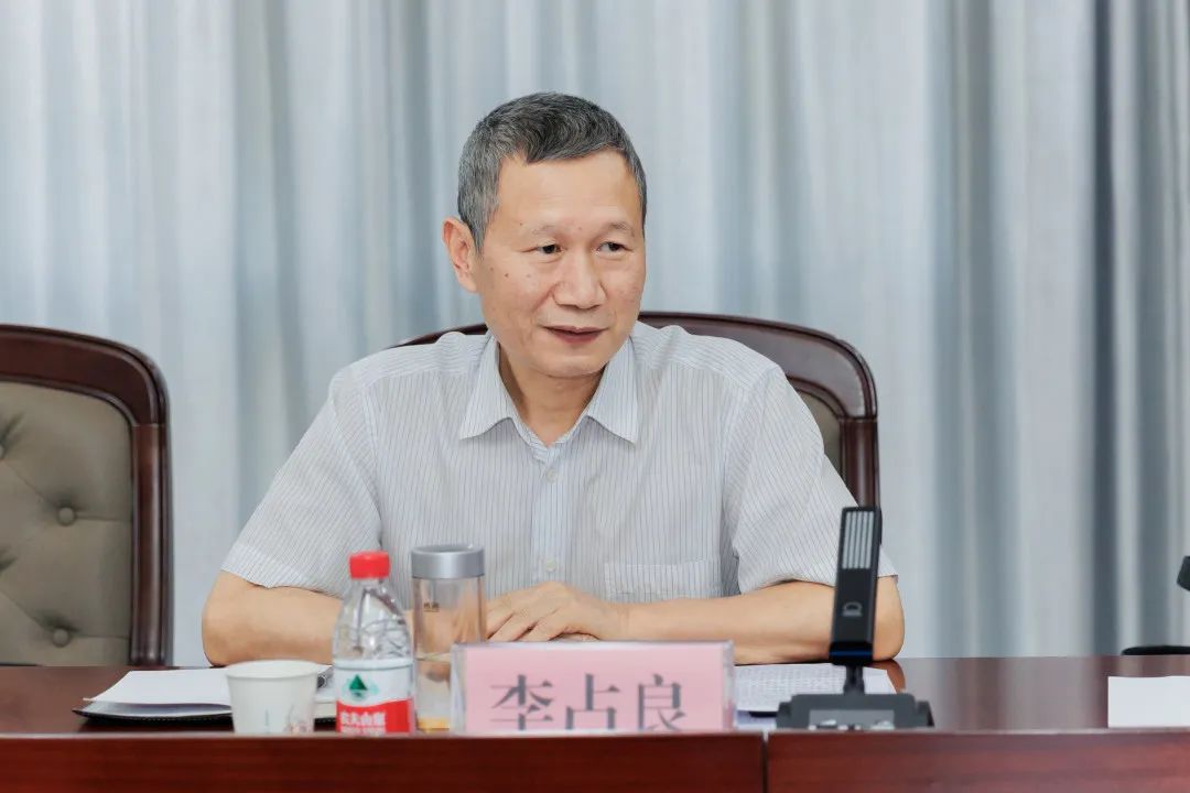 雁塔区人大常委会专题调研区法院人民法庭建设情况