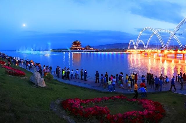 夜游嘉峪关丨灯火阑珊 那些你不可错过的夜生活地标