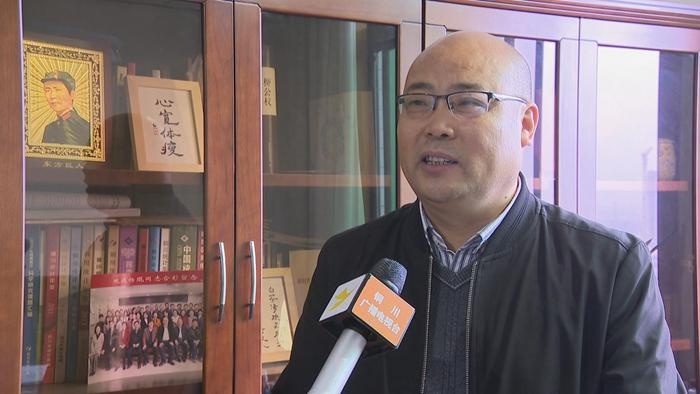 市统计局党组书记,局长李保成接受市电视台采访