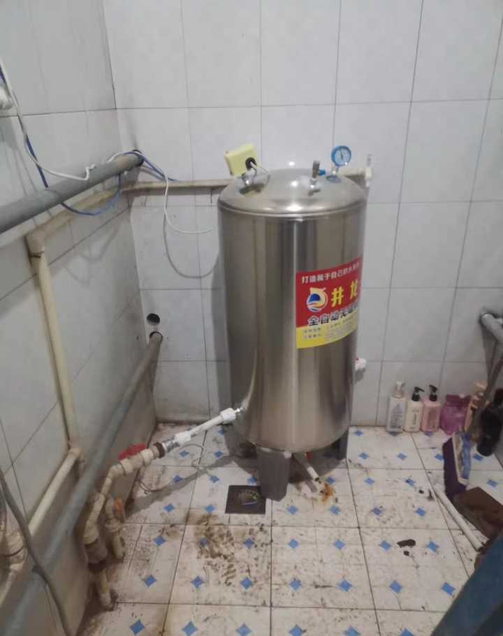 农村家用的压力罐一直在上水,但是上不满,压力总是1