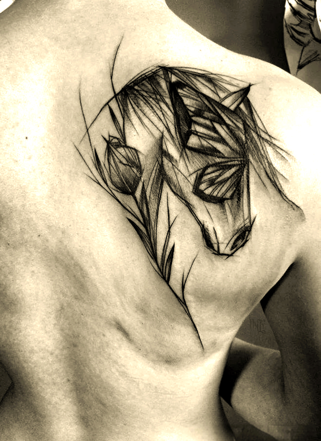 马纹身背后的文化与象征意义