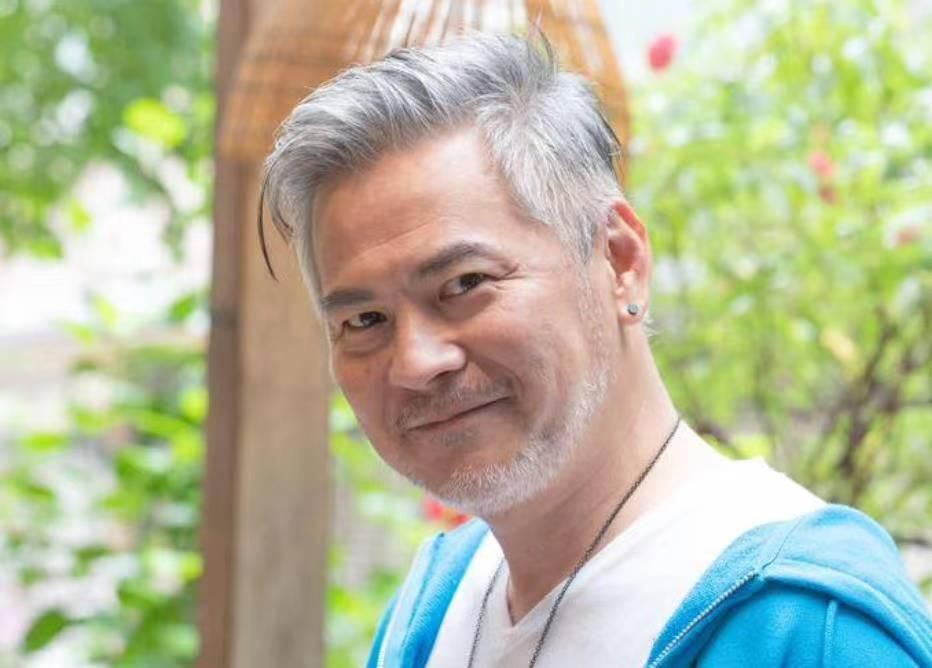 52岁马国贤当爸,小20岁妻子凌晨突破水,经历近23小时后平安产子