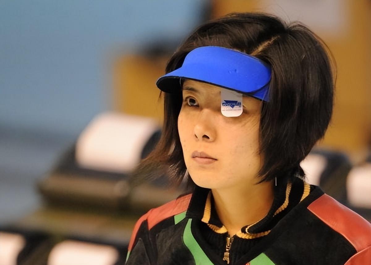 奥运冠军杜丽近况:年过40仍韵味十足,从满脸痘蜕变成颜值女神