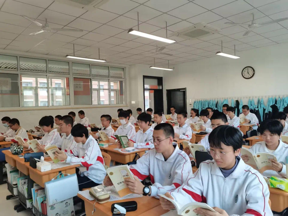 济南稼轩学校46级举办《儒林外史》阅读活动