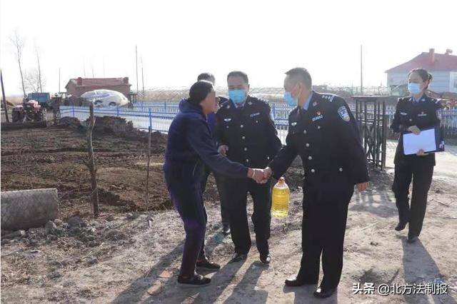 送温暖献爱心 帮扶暖人心