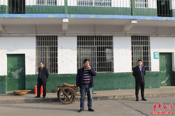 谢林港镇中心学校:消防演练鸣警钟,安全防线不放松