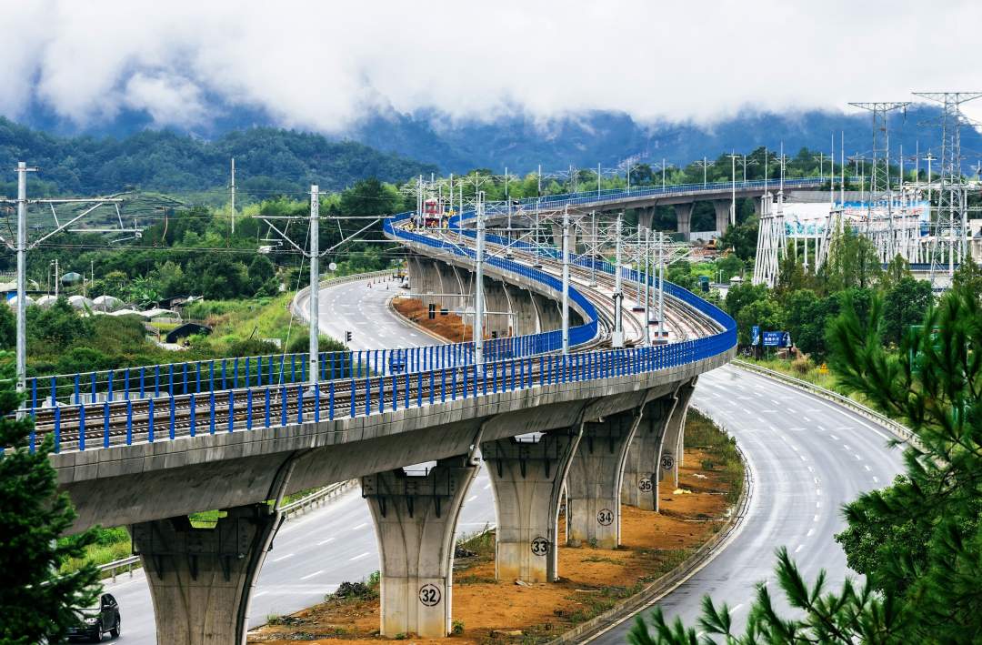 福建省首条轻轨项目:武夷新区轨道交通工程首段工程完工
