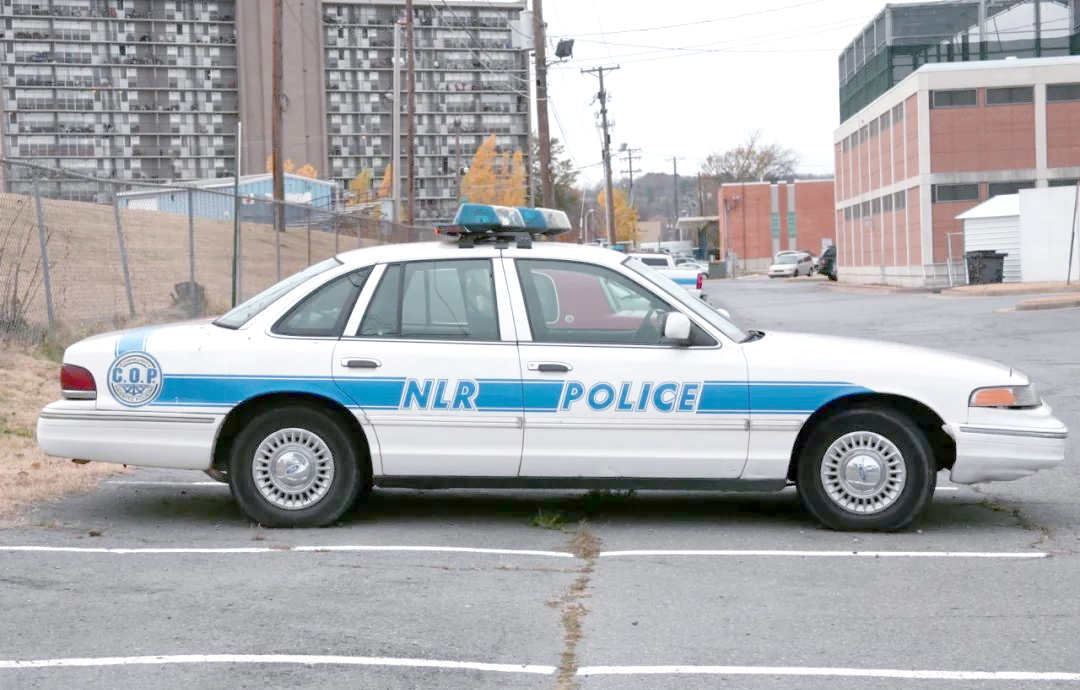 福特维多利亚皇冠:美国警车的20年传奇