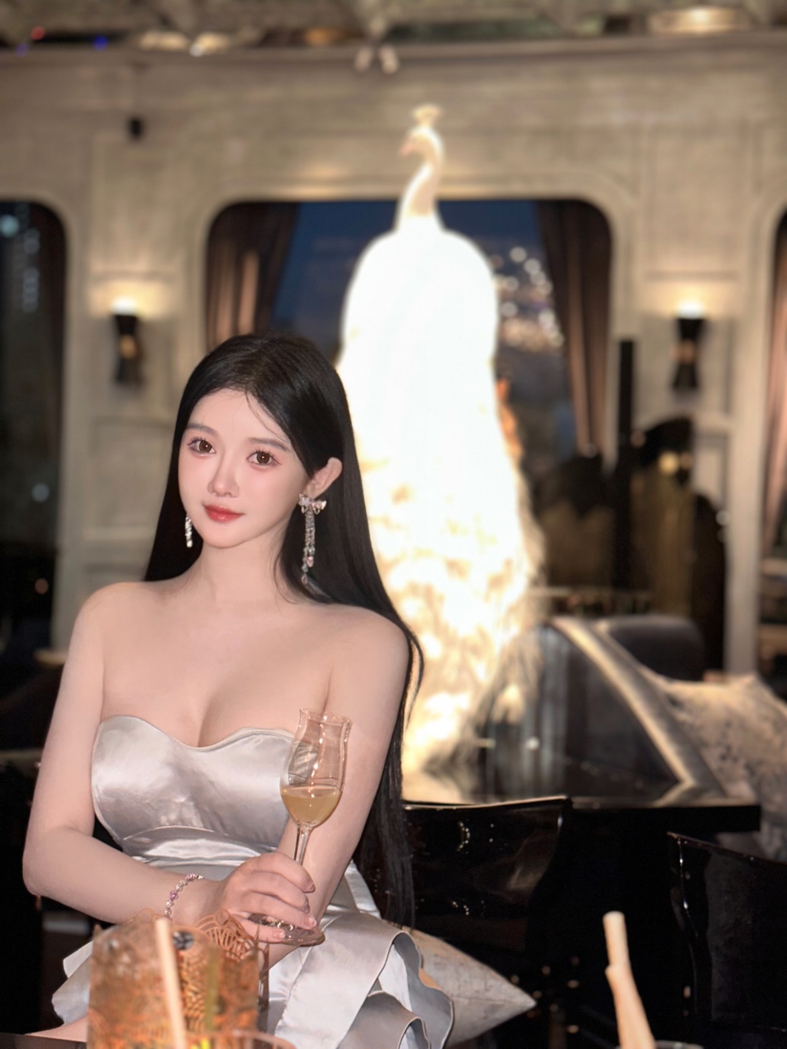 时尚女星孙心娅泰国诠释国人魅力