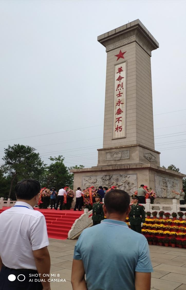 柳州市动物疫病预防控制中心组织党员干部参加烈士纪念日公祭烈士活动