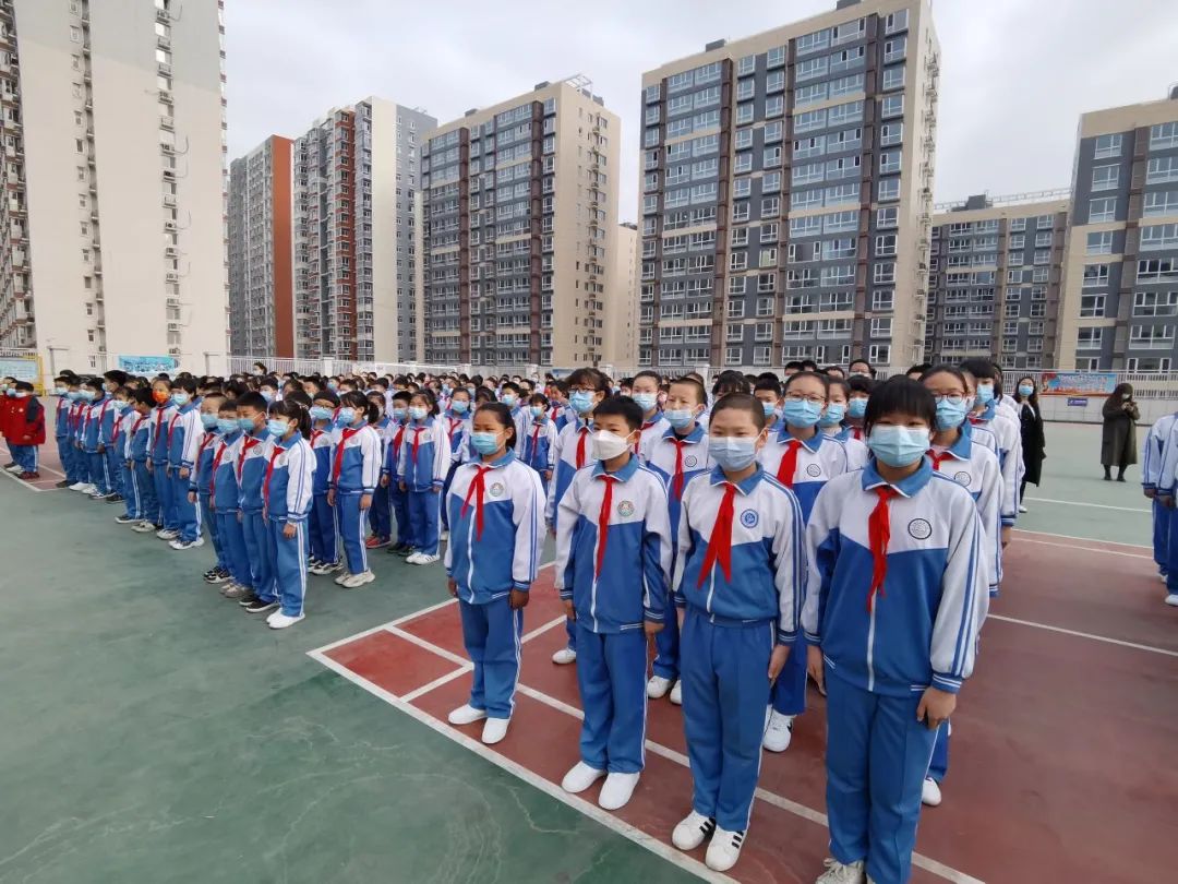 「社会主义核心价值观·爱国」承德市民族小学开展"国防教育进校园