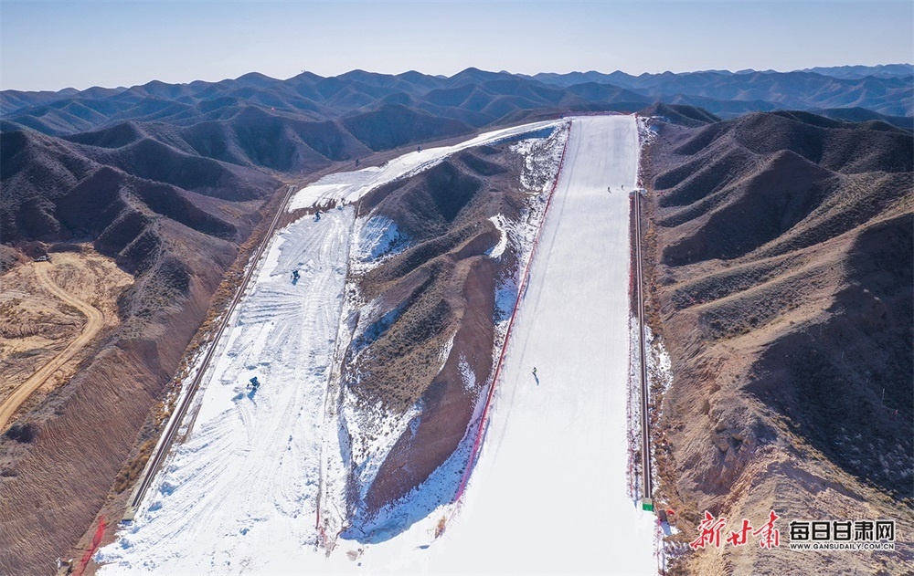 点燃冬日激情 体验冰雪魅力 景泰滑雪场待君来!