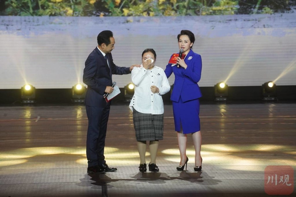 感恩有您!古蔺县牺牲扶贫干部余芬的妹妹:姐姐只是做了应该做的事