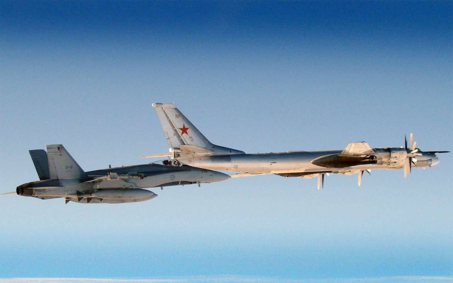 世界唯一核动力轰炸机,绕地球飞行80圈不降落,美国也不敢击落