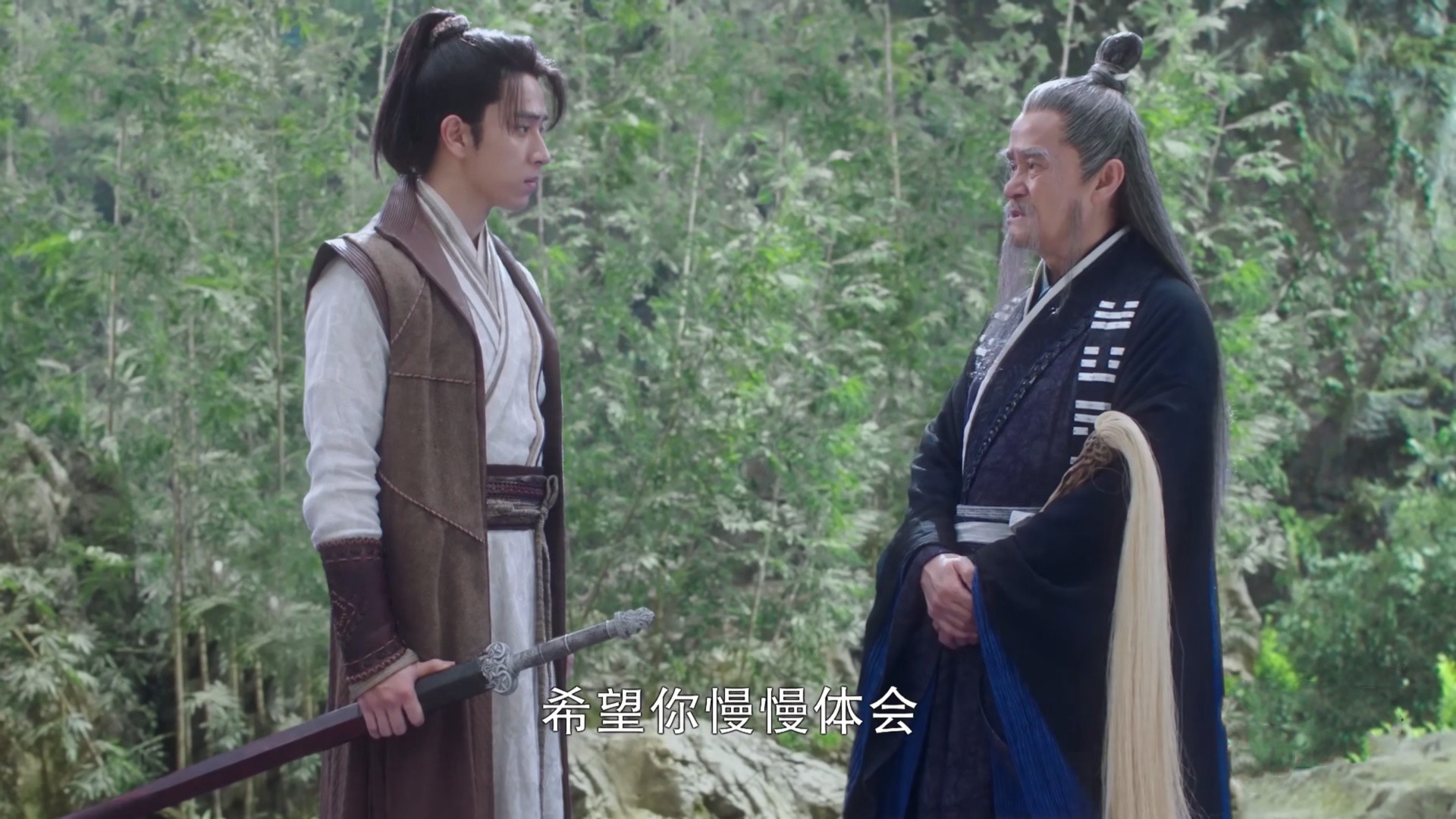 《有翡》闯荡江湖的周翡李晟,迅速成长为能力者,有一人功不可没