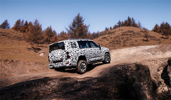 国产高端越野车"开山鼻祖"!全新哈弗h9高清谍照曝光