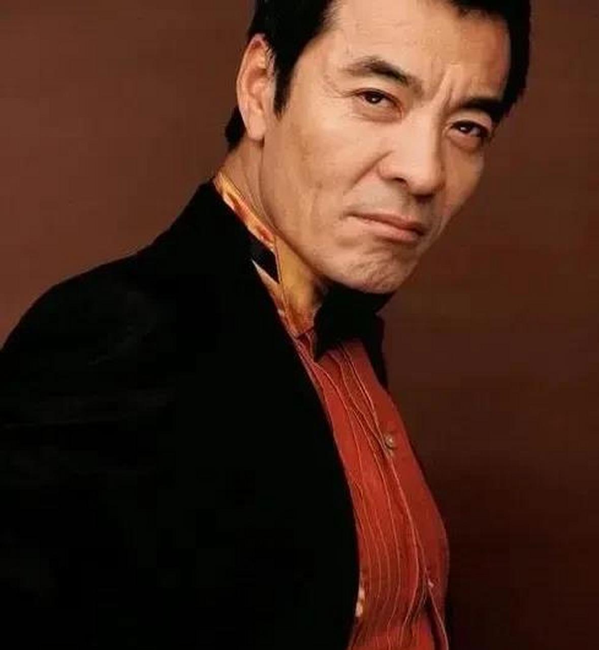 一次节目中,演员刘威坦言:"我不想要女儿,我无法接受她长成一个完整的