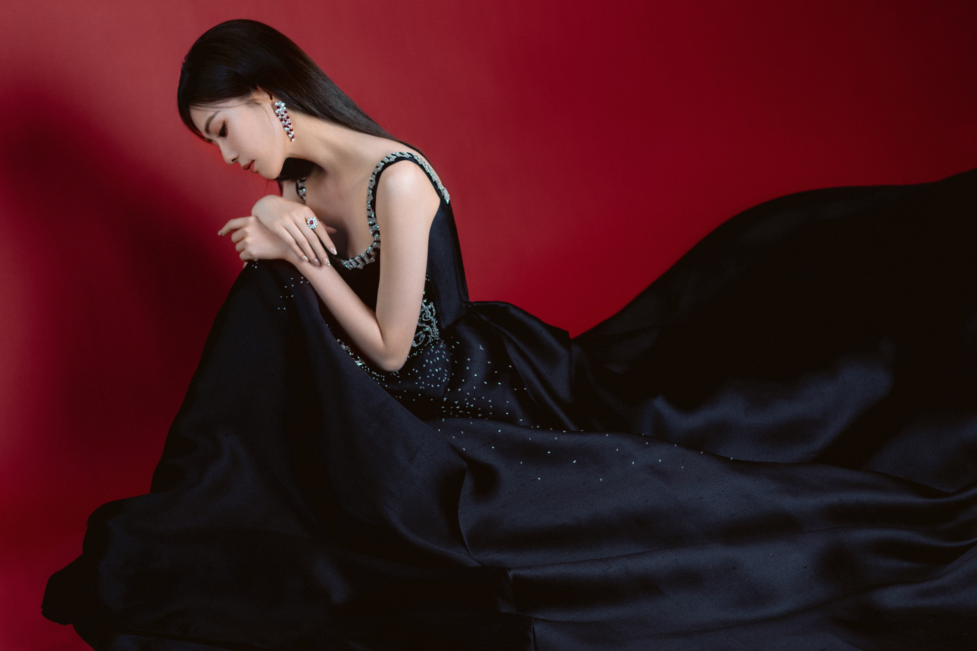 壁纸分享,白鹿,娱乐圈的一颗耀眼明星