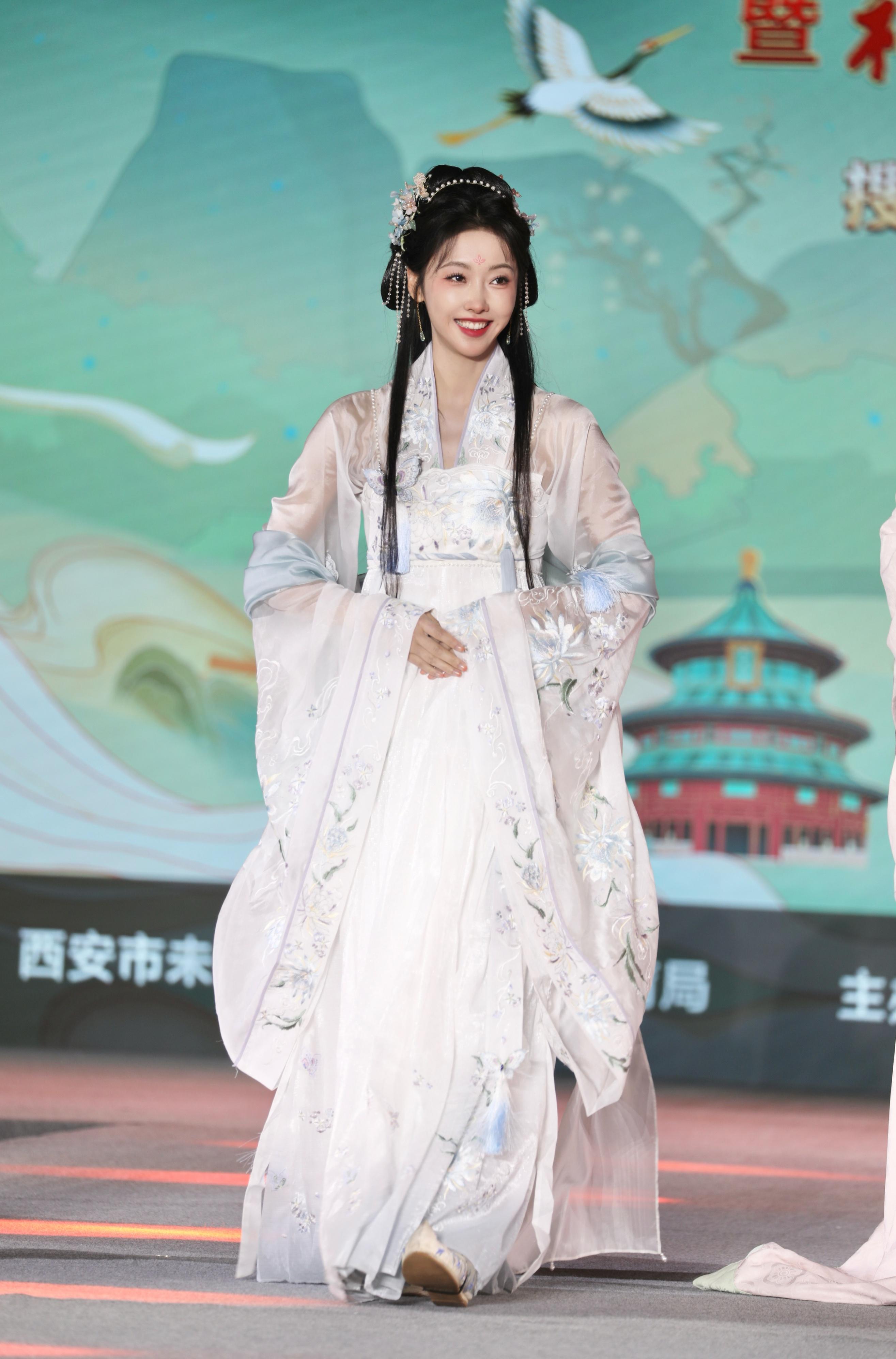 壁纸分享,宣璐的古装造型,泛着古典的灵动之美