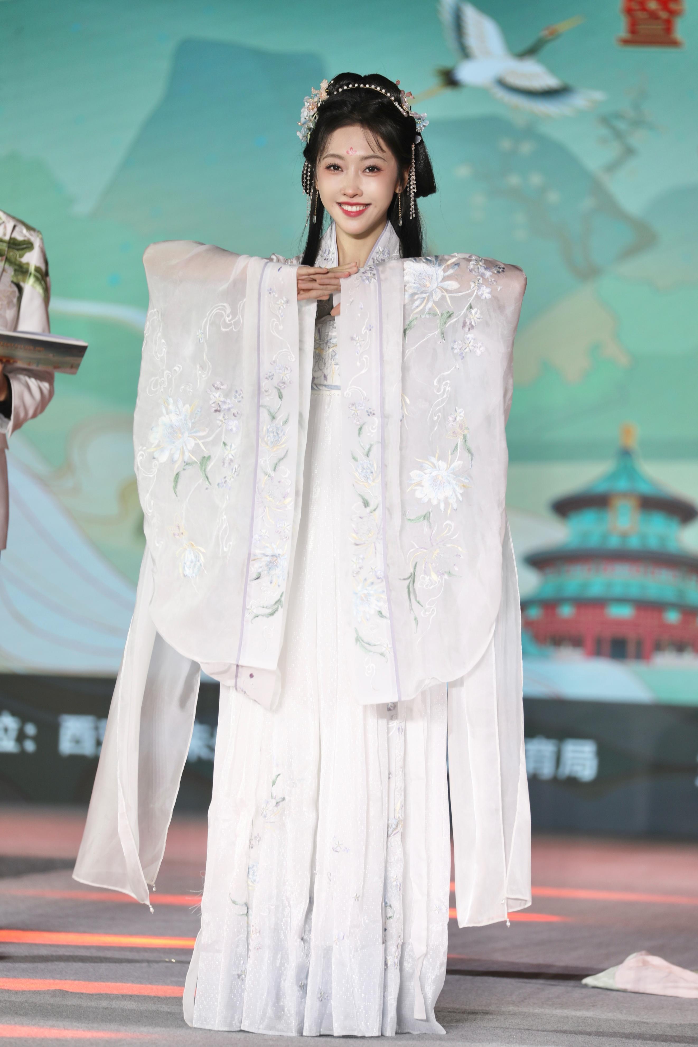 壁纸分享,宣璐的古装造型,泛着古典的灵动之美